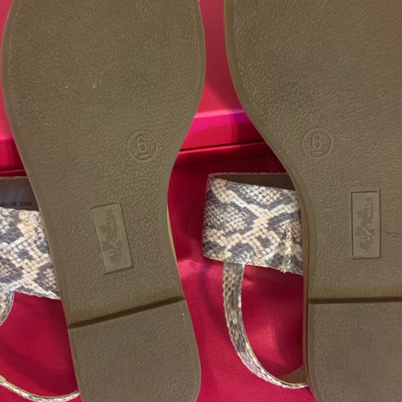 Women’s Snakeskin Open-Toe Gold Tone Sandals - Picture 5 of 5